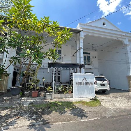 Reddoorz Near Kantor Walikota Manado Exteriör bild