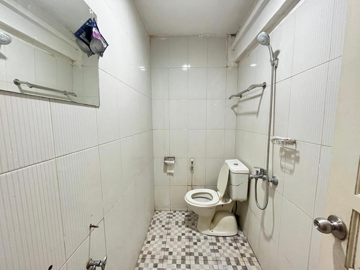 Reddoorz Near Kantor Walikota Manado Exteriör bild
