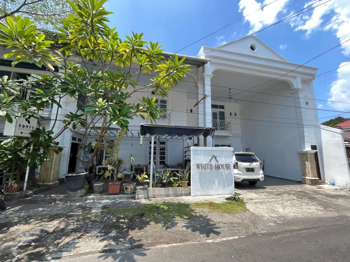 Reddoorz Near Kantor Walikota Manado Exteriör bild